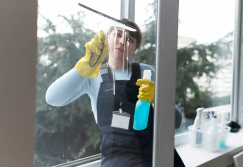 Nettoyage de vitres intérieures et extérieures à Saint-Cricq